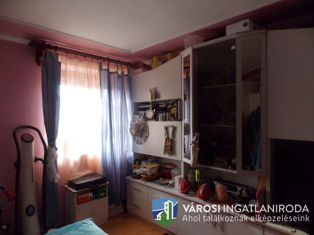 Igényes családi ház plusz 3 db. apartman!