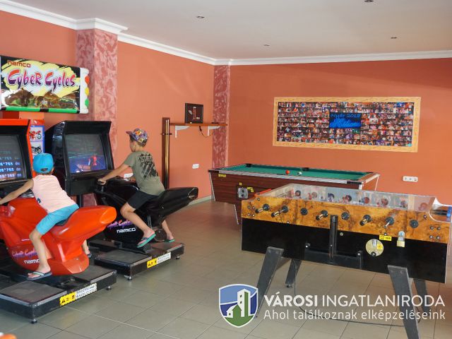 Kiváló Balatonparti, befektetési lehetőség!!!