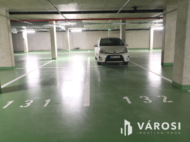 Cédrusban , teremgarázsban parkolók,kiadók.