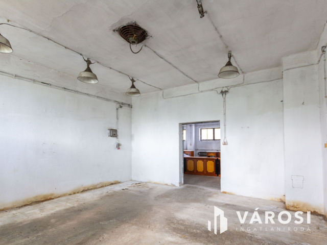 Kiadó 218 m2-es raktár és műhely
