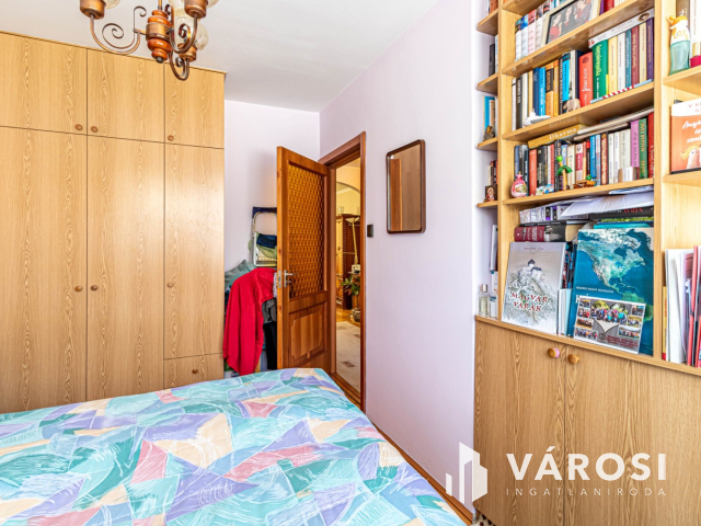 Belvárosi lakás saját kertrésszel