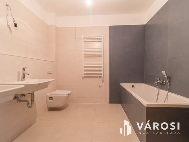 Luxuslakás Balatonföldváron – Azonnal költözhető