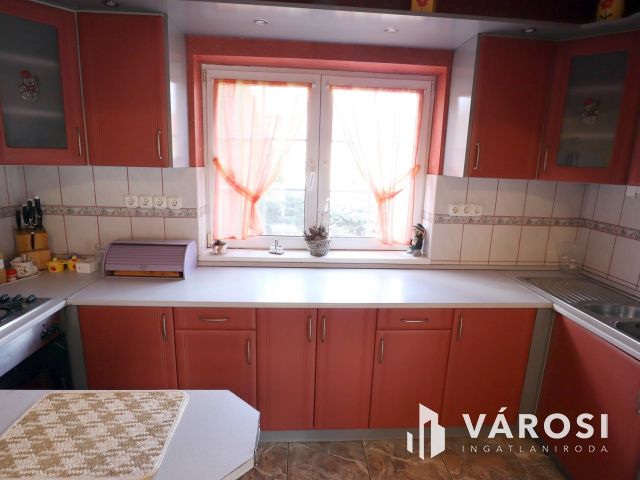 Nagy családi ház Parád központjában