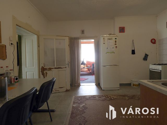 Bodonyban csendes utcában felújítandó ház eladó