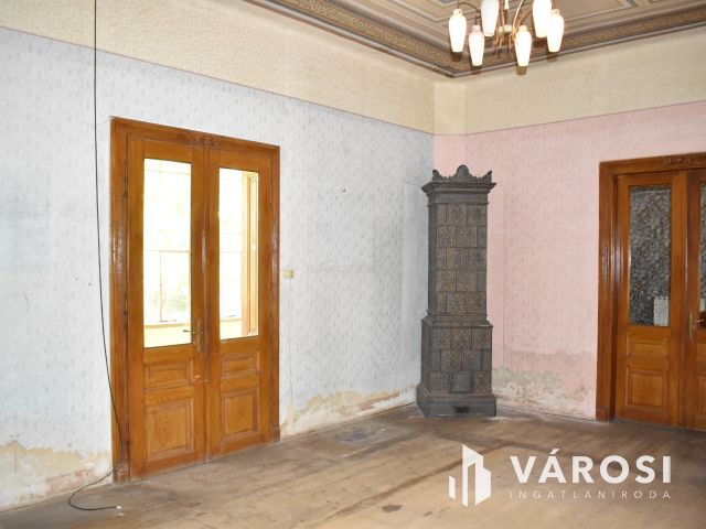 Egyedi stílus, tégla falazat, tágas terek Eleken!