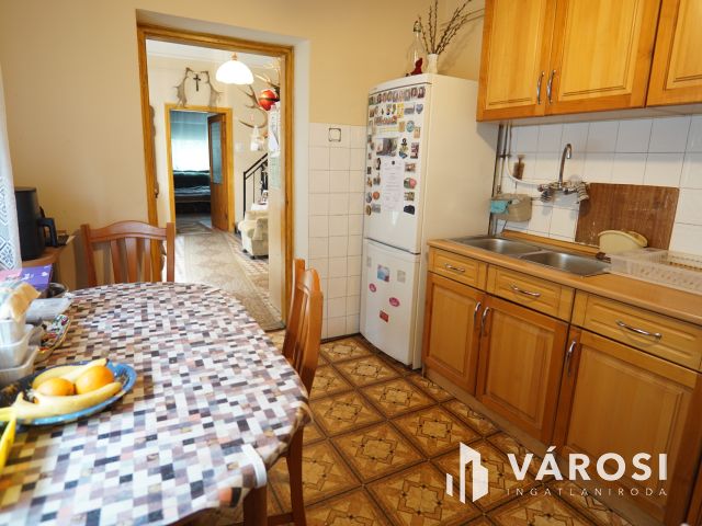 Átlagos állapotú, családi ház Sormáson