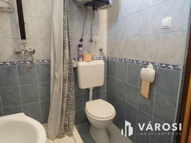 Lakható zárt kert, idilli környezetben