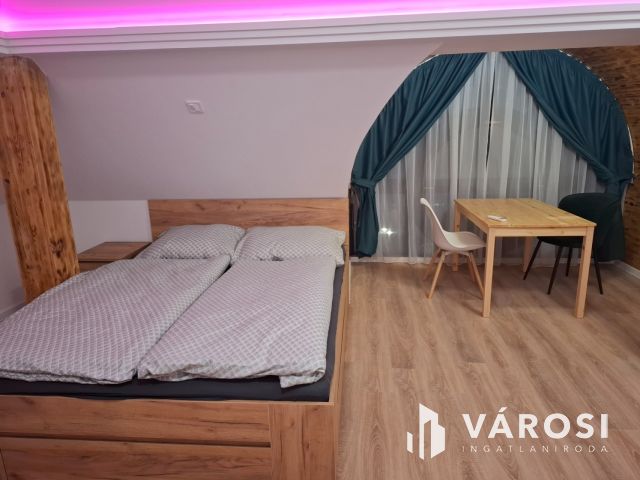 Két lakás egyben, kiváló befektetés Siófok szívében