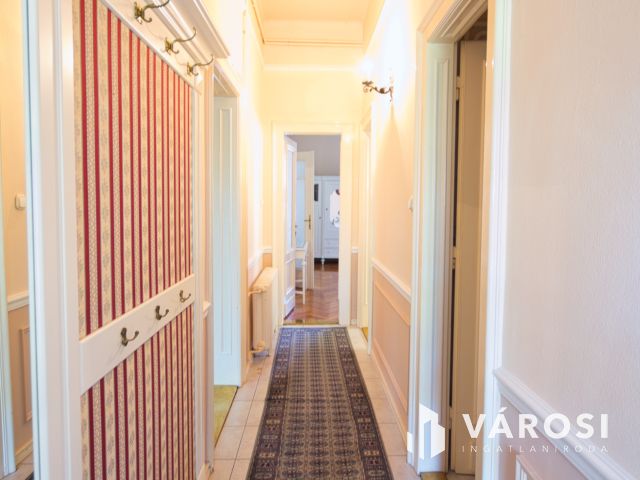 Kivételes hangulatú, belvárosi családi ház eladó