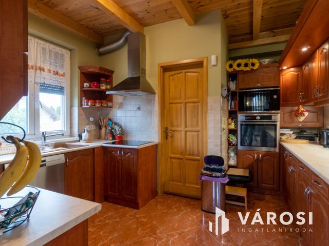 Gyönyörű családi ház balatoni panorámával