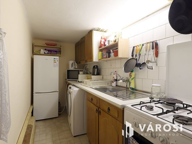 Parádsasváron erdővel határos nyaraló eladó