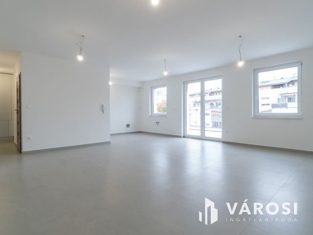 Új építésű penthouse a belváros szívében