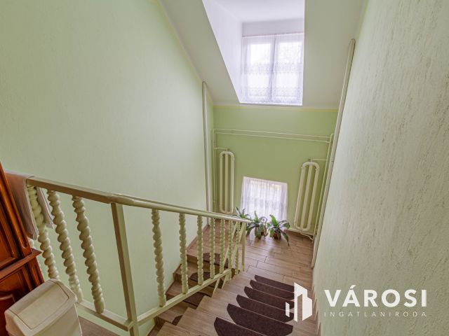 Panzió vagy akár társasház + egy 100 m2-es ház