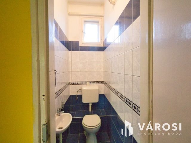 Gádoroson a falusi csend.