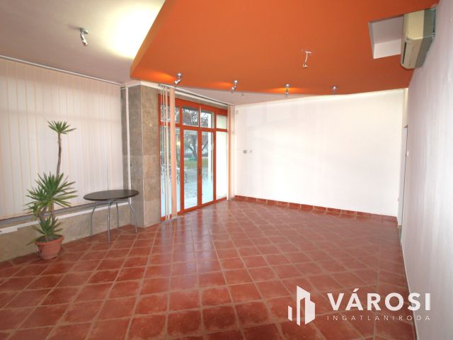 Páratlan lehetőség a belváros szívében.