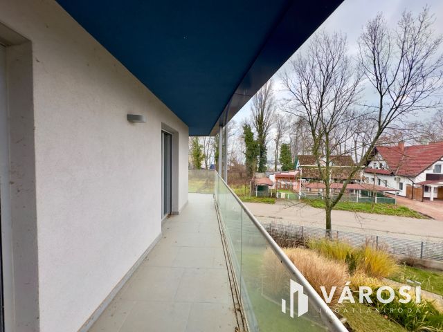 Balatonföldváron 1. emeleti luxuslakás eladó!