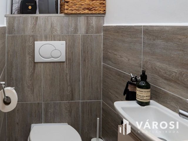 Nagyon Szép Lakás, Nagyon Jó Helyen!