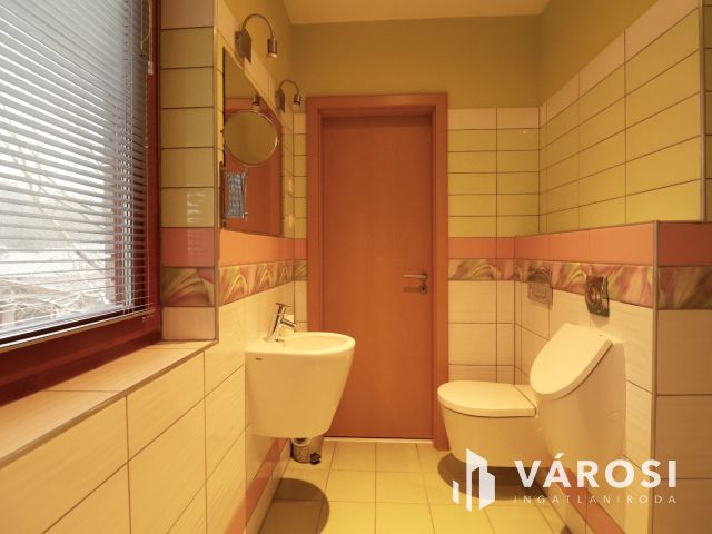 Kiadó természetközeli családi ház