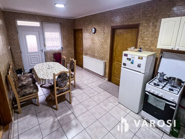 Újfehértó – Háromszobás családi ház  a meggy városában!