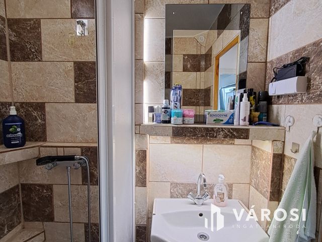 Agrárhoz közeli 2 erkélyes panel lakás eladó