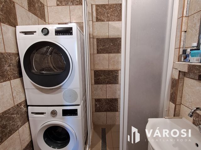 Agrárhoz közeli 2 erkélyes panel lakás eladó