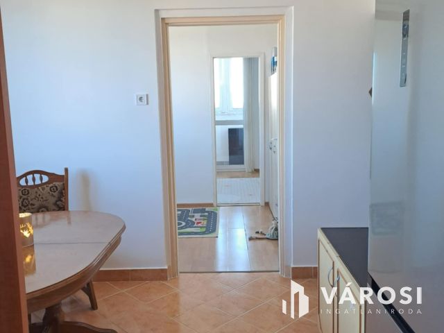 Agrárhoz közeli 2 erkélyes panel lakás eladó