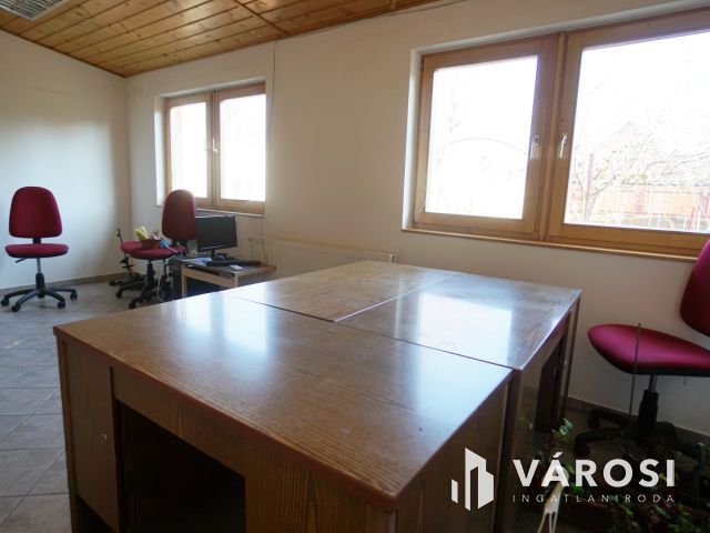 Otthon, vállalkozás és befektetés Gyál központi részén