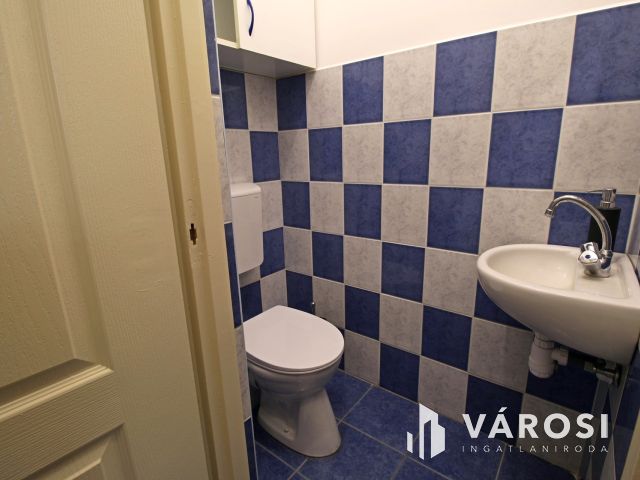 Fodrászüzlet vagy iroda? Ön dönt.