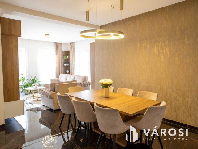 Gyönyörű pallagi ház jó környéken eladó