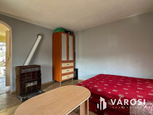 Kercseg Dűlőben, tégla épülettel, zártkert eladó!