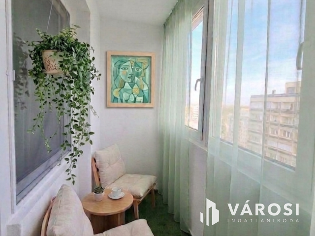 Agrárhoz közeli 2 erkélyes panel lakás eladó