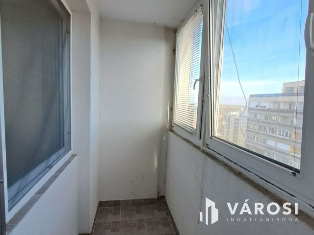 Agrárhoz közeli 2 erkélyes panel lakás eladó