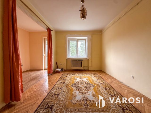 Első emeleti, erkélyes lakás eladó!