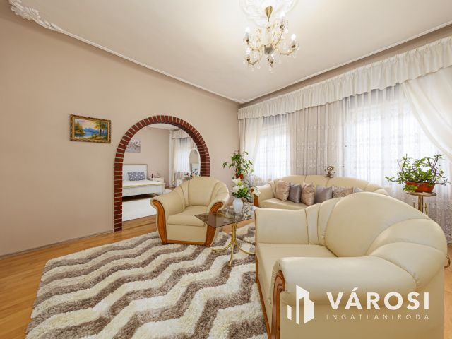 Sarki telek, vagy családi ház