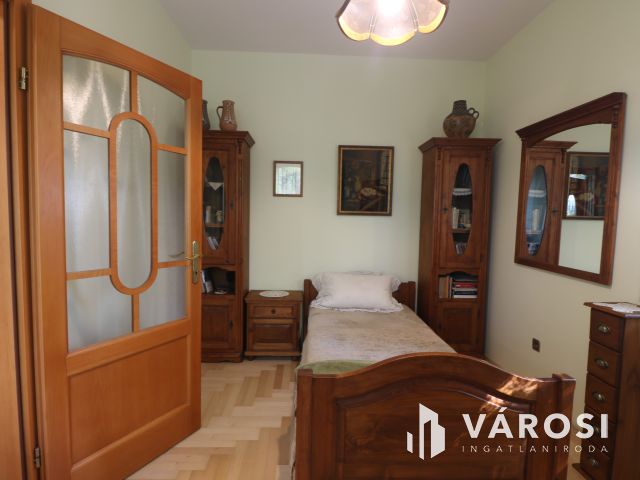 Klasszikus családi ház, Újszeged fő utcáján!