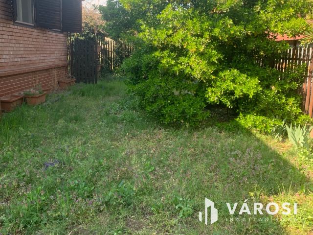 Nyíregyházán,kertvárosi részen  eladó  egy földszintes   ház