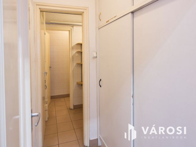 Belvárosi, 60 m2-es üzlethelyiség kiadó