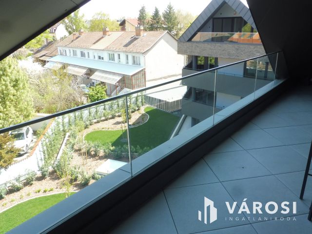 5 Csillagos penthouse Újszegeden Kiadó.