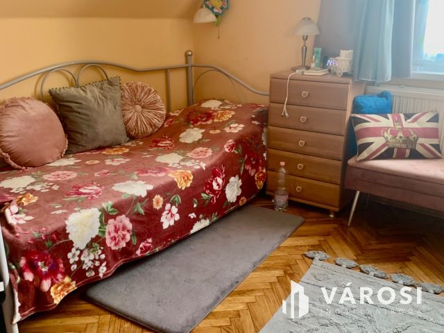 Nyíregyházán eladó 5 szobás  ház , sok lehetőséggel