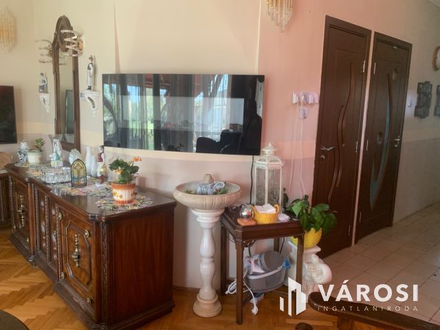 Nyíregyházán eladó 5 szobás  ház , sok lehetőséggel