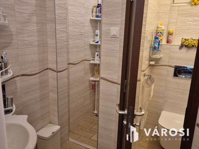 Nyíregyházán eladó 5 szobás  ház , sok lehetőséggel