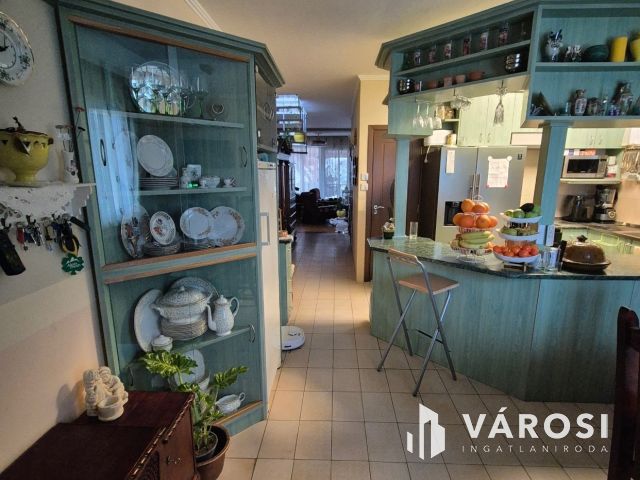 Nyíregyházán eladó 5 szobás  ház , sok lehetőséggel