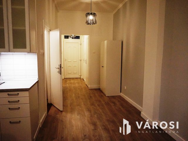 Tömegközlekedés centrumában