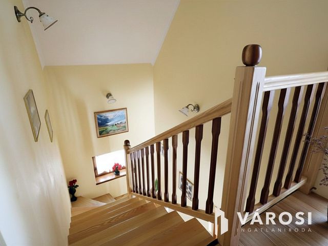 Tágas családi otthon hatalmas telekkel Mezőkövesden