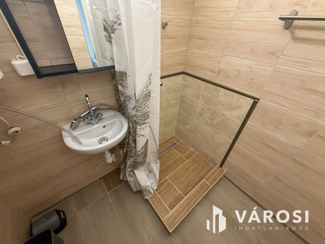 Kemerovón földszinti 1 szobás lakás kiadó!