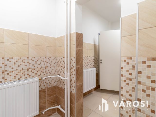 Fáy utcai felújított iroda:48 m2, 2 helyiség,saját teakonyha
