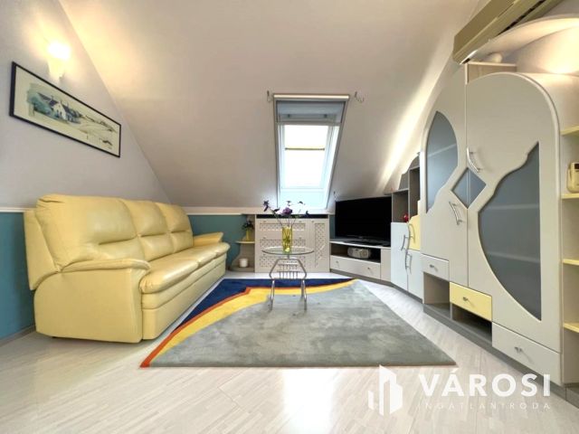 Kiadó 4.emeleti, modern, liftes lakás