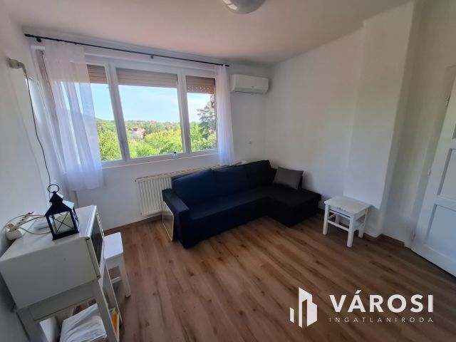 Több szobás családi ház eladó Ábrahámhegyen