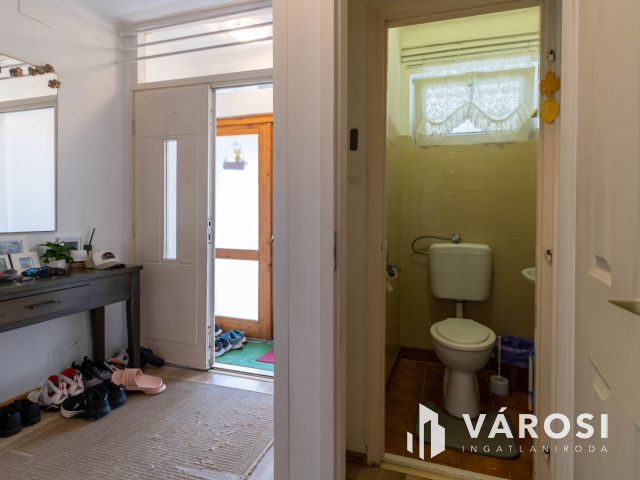 5 szobás, szélső sorház eladó Gyulán, a Hőforrás közelében